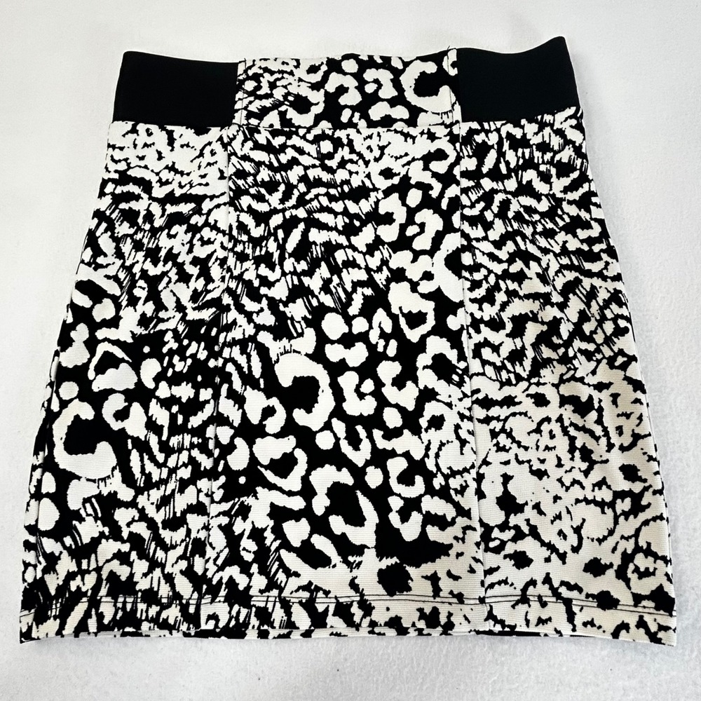 XXI Women's Black White Animal Print Mini Skirt Size S P